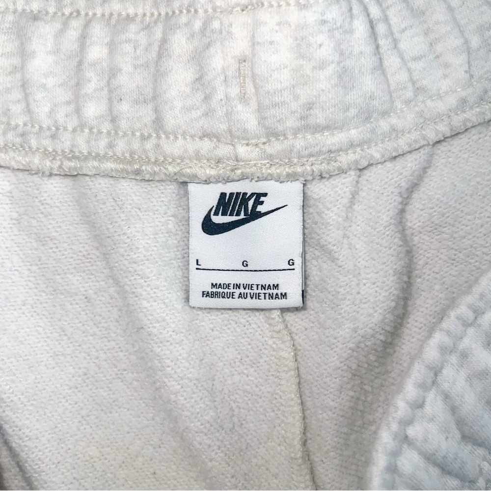 Nike Sportswear Club Fleece Mid-Rise Shorts - Oatmeal Heather/White, Size L - Picture 2 of 11